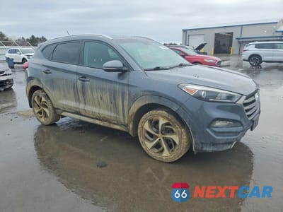 Czwarte zdjęcie samochodu z boku: 2017 HYUNDAI TUCSON SPORT VIN:KM8J3CA29HU267814 - miniatura