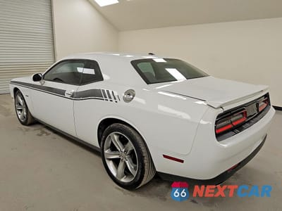 Drugie zdjęcie samochodu z przodu: 2015 DODGE CHALLENGER SXT VIN:2C3CDZAT1FH702660 - miniatura