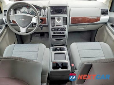 Zdjęcie 8 z 13 samochodu: 2010 CHRYSLER TOWN & COUNTRY TOURING VIN:2A4RR5D1XAR315614 - miniatura