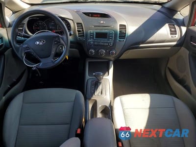 Zdjęcie 8 z 12 samochodu: 2014 KIA FORTE LX VIN:KNAFX4A6XE5218857 - miniatura