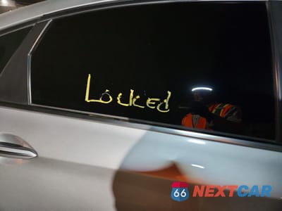 Zdjęcie 11 z 14 samochodu: 2018 GENESIS G80 3.8 VIN:KMHGN4JE2JU230887 - miniatura