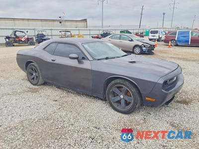 Czwarte zdjęcie samochodu z boku: 2014 DODGE CHALLENGER SXT VIN:2C3CDYAG7EH244876 - miniatura