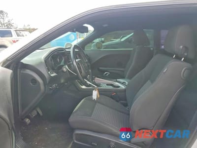 Zdjęcie 7 z 12 samochodu: 2019 DODGE CHALLENGER SXT VIN:2C3CDZAG7KH687403 - miniatura