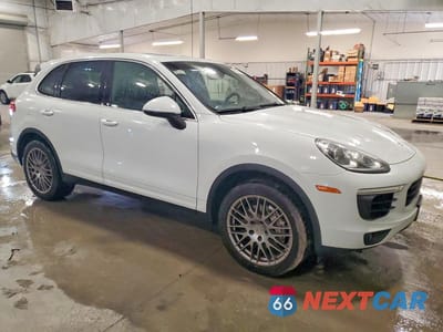 Czwarte zdjęcie samochodu z boku: 2015 PORSCHE CAYENNE S VIN:WP1AB2A22FLA56537 - miniatura