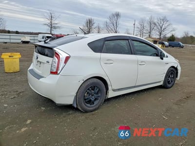Trzecie zdjęcie samochodu z tyłu: 2013 TOYOTA PRIUS THREE VIN:JTDKN3DU2D5690237 - miniatura