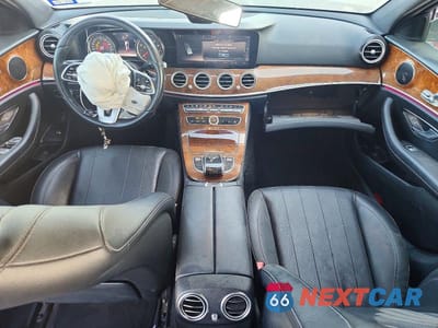 Zdjęcie 8 z 12 samochodu: 2019 MERCEDES-BENZ E 300 VIN:WDDZF4JB5KA563450 - miniatura