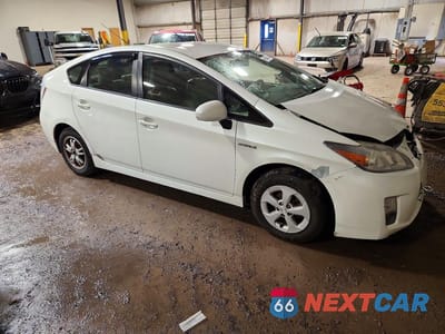 Czwarte zdjęcie samochodu z boku: 2010 TOYOTA PRIUS III VIN:JTDKN3DUXA0125582 - miniatura