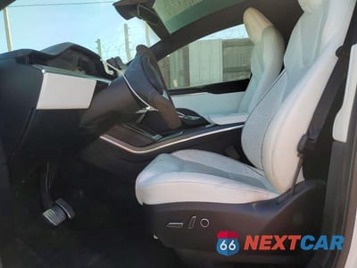 Zdjęcie 7 z 14 samochodu: 2022 TESLA MODEL X VIN:7SAXCBE68NF329569 - miniatura