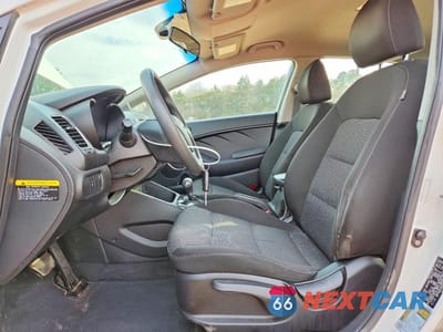 Zdjęcie 7 z 12 samochodu: 2017 KIA FORTE LX VIN:3KPFK4A76HE059600 - miniatura