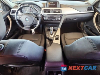 Zdjęcie 8 z 13 samochodu: 2016 BMW 320 I VIN:WBA8E1G50GNT34678 - miniatura