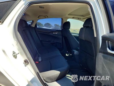 Zdjęcie 10 z 12 samochodu: 2018 HONDA CIVIC VIN:19XFC2F75JE039080 - miniatura