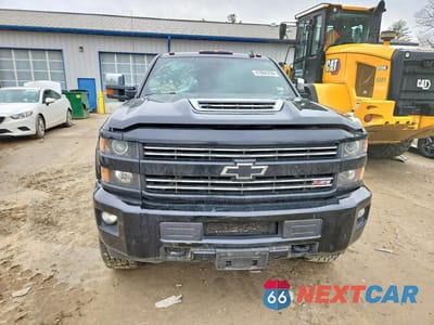 Piąte zdjęcie samochodu w środku: 2019 CHEVROLET SILVERADO K2500 HEAVY DUTY LTZ VIN:1GC1KTEY0KF120914 - miniatura