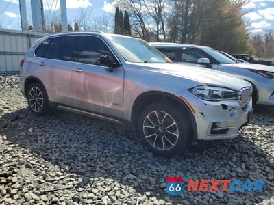 Czwarte zdjęcie samochodu z boku: 2017 BMW X5 3.0I VIN:5UXKR0C31H0V73990 - miniatura