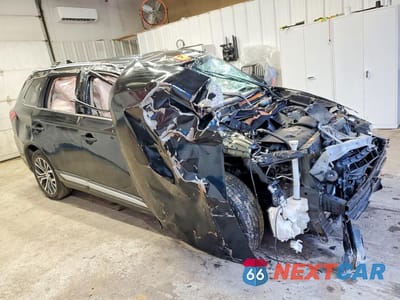 Czwarte zdjęcie samochodu z boku: 2018 MITSUBISHI OUTLANDER SE VIN:JA4AZ3A3XJJ000355 - miniatura