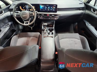 Zdjęcie 8 z 11 samochodu: 2025 KIA K5 LXS VIN:KNAG24J70S5346760 - miniatura