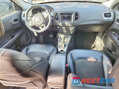 Zdjęcie 8 z 13 samochodu: 2018 JEEP COMPASS LATITUDE VIN:3C4NJDBB8JT111943 - miniatura