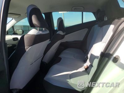 Zdjęcie 10 z 13 samochodu: 2016 TOYOTA PRIUS TWO ECO VIN:JTDKARFU6G3022565 - miniatura