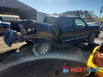 Trzecie zdjęcie samochodu z tyłu: 2006 CHEVROLET SILVERADO K1500 VIN:2GCEK13VX61257645 - miniatura