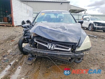 Piąte zdjęcie samochodu w środku: 2005 HONDA ACCORD LX VIN:1HGCM56405A124622 - miniatura