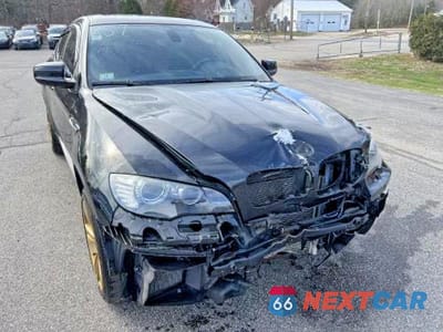 2011 BMW X6 M 5YMGZ0C57BLK14388 - główne zdjęcie licytacji z USA - miniatura