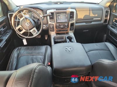 Zdjęcie 8 z 12 samochodu: 2018 RAM 3500 LARAMIE VIN:3C63RRJL5JG214793 - miniatura