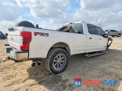 Trzecie zdjęcie samochodu z tyłu: 2019 FORD F350 SUPER DUTY VIN:1FT8W3BT3KEE52637 - miniatura