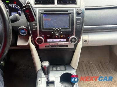 Zdjęcie 9 z 10 samochodu: 2013 TOYOTA CAMRY HYBRID XLE VIN:4T1BD1FK3DU073983 - miniatura