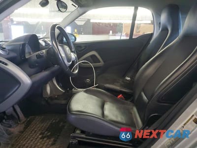 Zdjęcie 7 z 12 samochodu: 2014 SMART FORTWO PURE VIN:WMEEJ3BA6EK781775 - miniatura