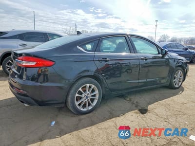 Trzecie zdjęcie samochodu z tyłu: 2020 FORD FUSION SE VIN:3FA6P0HD1LR220674 - miniatura