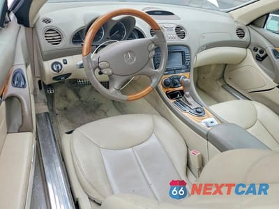 Zdjęcie 8 z 11 samochodu: 2007 MERCEDES-BENZ SL 550 VIN:WDBSK71FX7F129349 - miniatura
