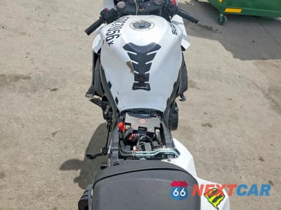 Zdjęcie 6 z 9 samochodu: 2023 SUZUKI GSX-R600 VIN:JS1GN7FA4P7100901 - miniatura