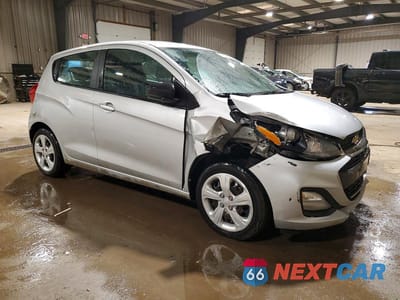 Czwarte zdjęcie samochodu z boku: 2020 CHEVROLET SPARK LS VIN:KL8CB6SA0LC474848 - miniatura