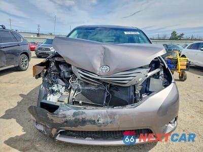 Piąte zdjęcie samochodu w środku: 2014 TOYOTA SIENNA XLE 7-PASSENGER VIN:5TDDK3DC0ES082687 - miniatura