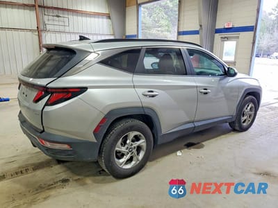 Trzecie zdjęcie samochodu z tyłu: 2024 HYUNDAI TUCSON SEL VIN:5NMJBCDE3RH317127 - miniatura