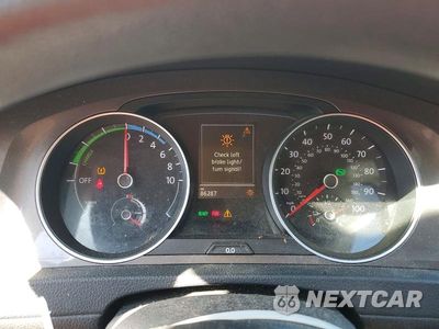 Zdjęcie 9 z 13 samochodu: 2016 VOLKSWAGEN E-GOLF SE VIN:WVWKP7AU7GW912954 - miniatura