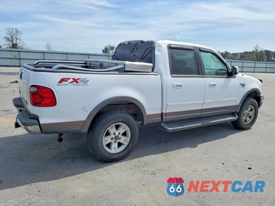 Trzecie zdjęcie samochodu z tyłu: 2003 FORD F150 SUPERCREW VIN:1FTRW08L03KD86853 - miniatura