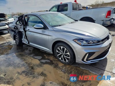 Czwarte zdjęcie samochodu z boku: 2025 VOLKSWAGEN JETTA S VIN:3VW5X7BU4SM000803 - miniatura