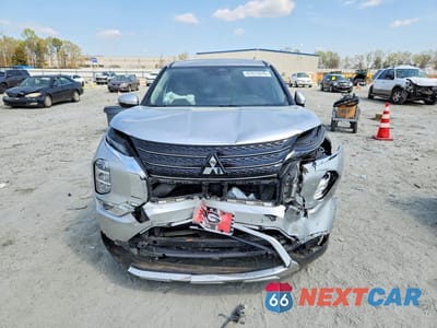 Piąte zdjęcie samochodu w środku: 2022 MITSUBISHI OUTLANDER SE VIN:JA4J3UA82NZ011800 - miniatura