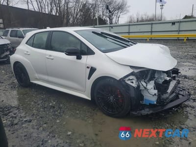 Czwarte zdjęcie samochodu z boku: 2024 TOYOTA GR COROLLA PREMIUM VIN:JTNABAAE5RA012453 - miniatura