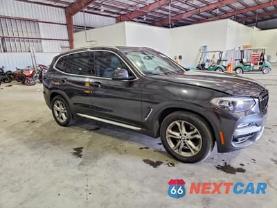 Czwarte zdjęcie samochodu z boku: 2019 BMW X3 SDRIVE30I VIN:5UXTR7C52KLR53800 - miniatura