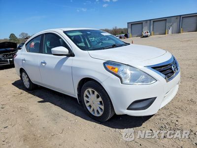 Czwarte zdjęcie samochodu z boku: 2015 NISSAN VERSA 1.6 SV VIN:3N1CN7AP3FL917774 - miniatura