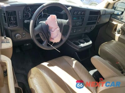 Zdjęcie 8 z 14 samochodu: 2022 CHEVROLET EXPRESS 2500 CARGO EXT UTILITY / SERVICE VAN VIN:1GCWGBFP4N1269786 - miniatura