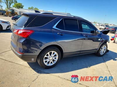 Trzecie zdjęcie samochodu z tyłu: 2018 CHEVROLET EQUINOX LT VIN:3GNAXJEV6JL367779 - miniatura