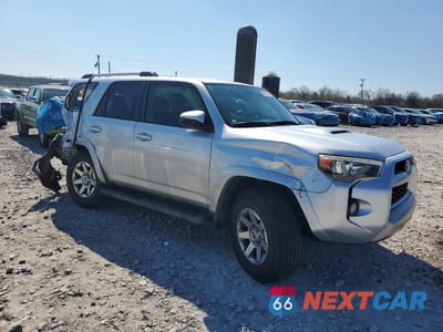 Czwarte zdjęcie samochodu z boku: 2016 TOYOTA 4RUNNER TRAIL VIN:JTEBU5JR6G5308757 - miniatura