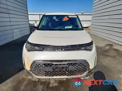 Piąte zdjęcie samochodu w środku: 2023 KIA SOUL LX VIN:KNDJ23AU3P7852278 - miniatura