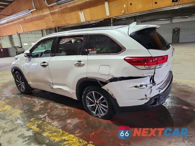 Drugie zdjęcie samochodu z przodu: 2019 TOYOTA HIGHLANDER XLE VIN:5TDJZRFH7KS572744 - miniatura