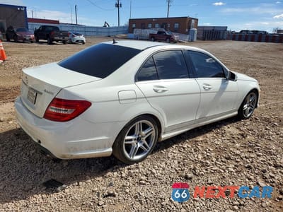 Trzecie zdjęcie samochodu z tyłu: 2012 MERCEDES-BENZ C 300 4MATIC VIN:WDDGF8BB0CR225230 - miniatura