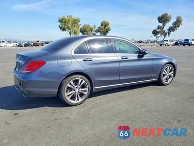 Trzecie zdjęcie samochodu z tyłu: 2016 MERCEDES-BENZ C 300 VIN:55SWF4JB7GU164064 - miniatura