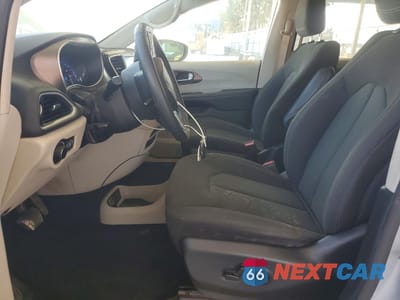 Zdjęcie 7 z 13 samochodu: 2023 CHRYSLER VOYAGER LX VIN:2C4RC1CGXPR548424 - miniatura