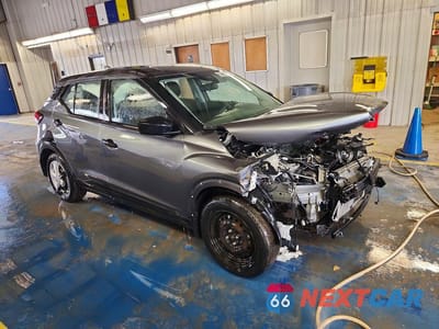 Czwarte zdjęcie samochodu z boku: 2021 NISSAN KICKS S VIN:3N1CP5BV1ML494542 - miniatura